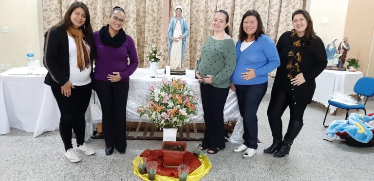Turma de 2019 da Catequese com o Ventre Materno