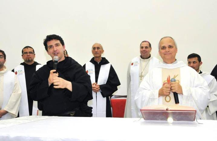 Robert Francis Prevost, na capela Santa Mônica, em Guarulhos