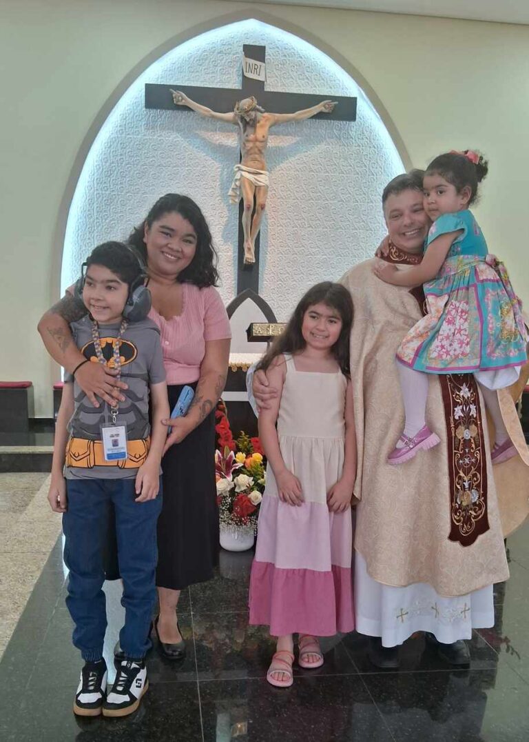 Da esquerda para à direita: Davi, Áliki, Clarice e Maria