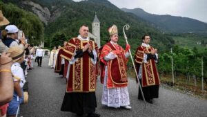 bispos ordenados irregularmente pela Fraternidade Sacerdotal São Pio X