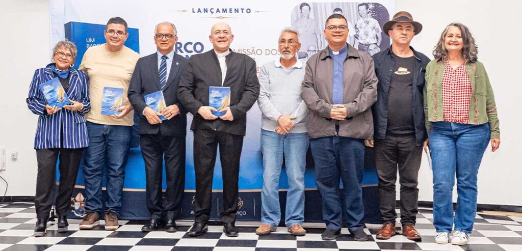 lançamento-do-livro-Um-Barco-Pronto-para-Partir padre Frizzo